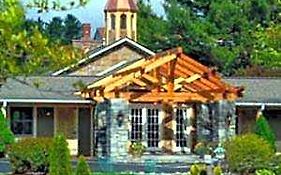 Village Inn - Blowing Rock